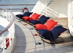 Fatboy Rock N Roll Schommelstoel 17 Fatboy Rock N Roll Schommelstoel -Life Is Better At The Pool 11 FATBOY Rocknroll Original Outdoor Moodpicture SS Rotterdam