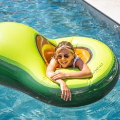 SWIM ESSENTIALS Advocado Zwemband 11 SWIM ESSENTIALS Advocado Zwemband -Life Is Better At The Pool Advocado zwemband 07