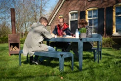 Weltevree Tuintafel Bank 16 Weltevree Tuintafel Bank -Life Is Better At The Pool Bended design tuintafel 01 1