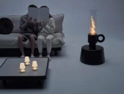 Fatboy Flamtastique 17 Fatboy Flamtastique -Life Is Better At The Pool FATBOY Flamtastique anthracitePaletti Moodpicture 02 Night 01 04683 scaled 1