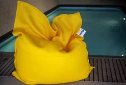 Float Zitzak Sit On It -Life Is Better At The Pool Float zitzak Sit On It Yellow 02 scaled 1