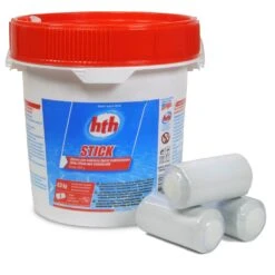 HTH Chloor Sticks 300g -Life Is Better At The Pool HTH chloor cilinder 300g