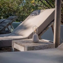 Humble One Outdoor Tafellamp -Life Is Better At The Pool Humble one outdoor beige sfeer 02