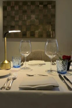 Petit Cru Design Tafellamp Imagilights -Life Is Better At The Pool Imagilights petit cru tafellamp gold 02