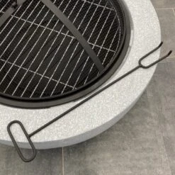 Kunststof Betonlook Vuurschaal -Life Is Better At The Pool Kunststof betonlook vuurschaal BBQ pook