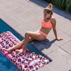 SWIM ESSENTIALS Ligbed Roségold Panterprint 8 SWIM ESSENTIALS Ligbed Roségold Panterprint -Life Is Better At The Pool Ligbed rosegold panterprint rand zwembad