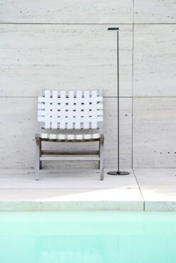 Mirai Staande Lamp Imagilights -Life Is Better At The Pool Mirai staande lamp black black aan zwembad