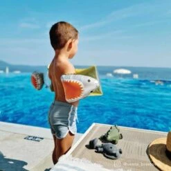 Opblaasbare Armband Haai 11 Opblaasbare Armband Haai -Life Is Better At The Pool Oblaasbare armbandjes haai 03
