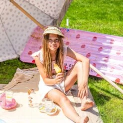 SWIM ESSENTIALS Opblaasbaar Ligbed Roze Glitters 10 SWIM ESSENTIALS Opblaasbaar Ligbed Roze Glitters -Life Is Better At The Pool Opblaasbaar ligbed roze glitters 03