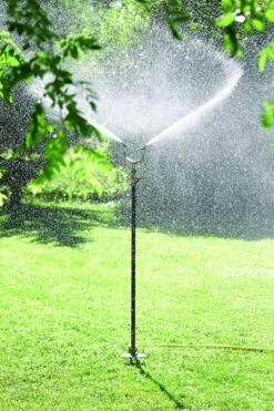 Propeler Tuinsproeier 21 Propeler Tuinsproeier -Life Is Better At The Pool Propeler tuinsproeier 9