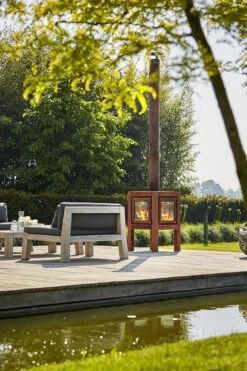 Quaruba Buitenhaard 16 Quaruba Buitenhaard -Life Is Better At The Pool Quaruba L 02