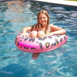 SWIM ESSENTIALS Roze Panter Zwemband -Life Is Better At The Pool Roze panter zwemband 03