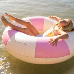 SunnyLife Zwemband Bubblegum Pink Met Streepjes -Life Is Better At The Pool S41PRSEG L 3