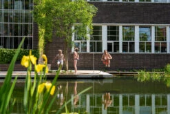 Serpentine Tuin Douche 13 Serpentine Tuin Douche -Life Is Better At The Pool Serpentine tuindouche 05