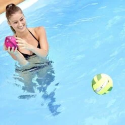Set 2 Mini Ballen Neopreen Fluo -Life Is Better At The Pool Set 2 mini ballen neopreen Fluo 4