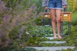 Stay Teak Solar Sfeerlamp -Life Is Better At The Pool Stay Teak solar sfeerlamp in de tuin kl