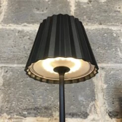 Troll 2.0 Tafellamp 27 Troll 2.0 Tafellamp -Life Is Better At The Pool Troll 2 tafellamp zwart led