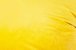 Velvet Zitzak 23 Velvet Zitzak -Life Is Better At The Pool Velvet zitzak geel 02 scaled 1