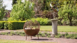 Vuurbol Narfi Handgemaakt -Life Is Better At The Pool Vuurbol Narfi op terras 03