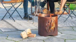 Vuurkorf Kiruna Handmade 6 Vuurkorf Kiruna Handmade -Life Is Better At The Pool Vuurkorf Kiruna handmade op terras