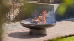 Vuurschaal Firepit Oulu 80cm -Life Is Better At The Pool Vuurschaal firepit oulu 80cm in tuin