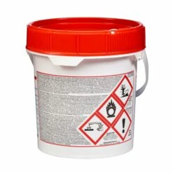 HTH Chloor Sticks 300g -Life Is Better At The Pool hth chloor sticks product eigenschappen scaled 1