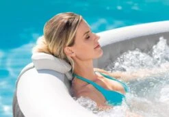 Intex Pure SPA Greywood Deluxe 4 Personen -Life Is Better At The Pool original 6307622442 5 scaled e1634219359618 1