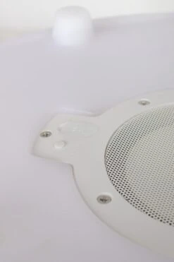 The Pouf -Life Is Better At The Pool the pouf poef nikki amsterdam zitelement bijzettafel detail